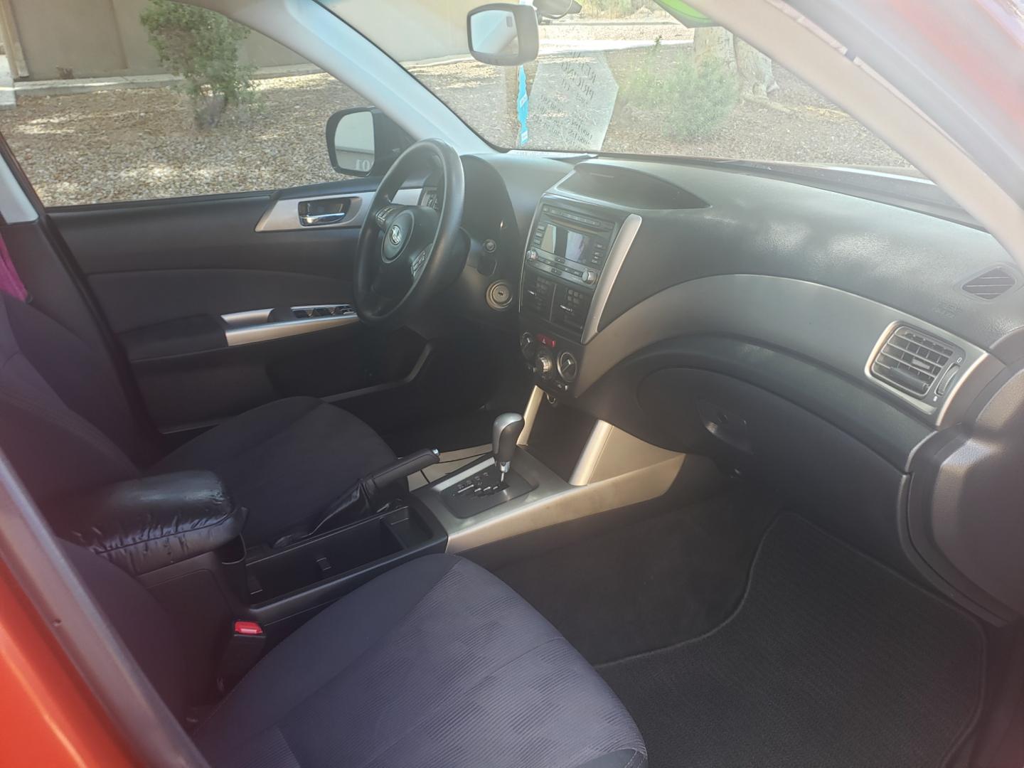 2010 /gray and black Subaru Forester 2.5X Premium (JF2SH6CC4AH) with an 2.5L L4 DOHC 16V engine, 4-Speed Automatic transmission, located at 323 E Dunlap Ave., Phoenix, AZ, 85020, (602) 331-9000, 33.567677, -112.069000 - 2010 Subaru Forester,...... EXCELLENT condition, A Real Must See!! No accidents, Power everything, Ice cold ac, Stereo/CD player, Satellite capable, phone sync, blue tooth, Sunroof, Clean Black and Gray interior with Black leather seats in near perfect condition, power windows, power door locks, Gor - Photo#13